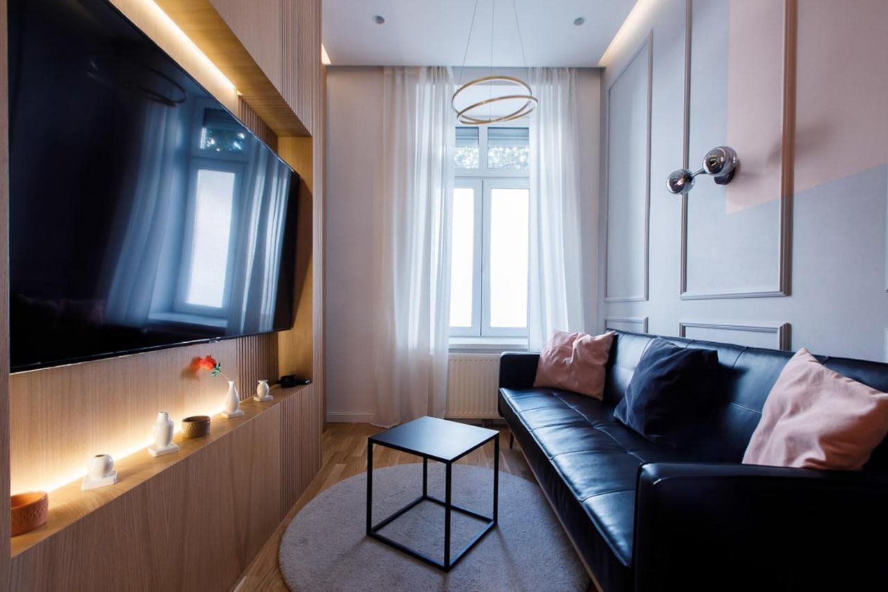 Zeus Design Apartments Wasserwelt Vienna Exterior photo